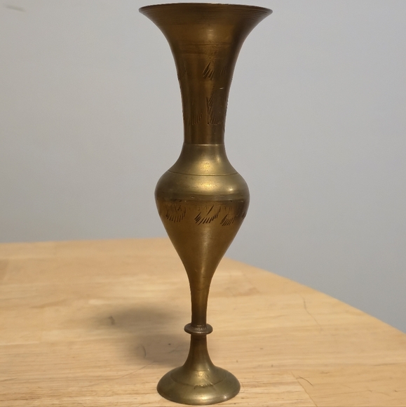 Vintage Etched Solid Brass Bud Vase 6" Small Trumpet Metal Boho Decor - Picture 8 of 8